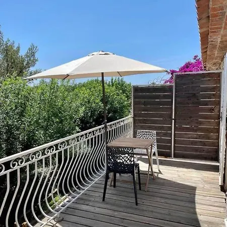 Grand & Terrasse Privee Apartment *