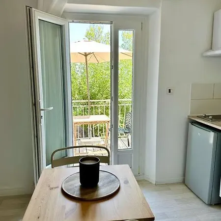 Grand & Terrasse Privee Apartment